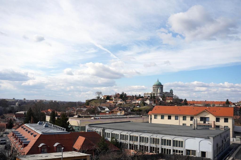 The Pearl Of Zsofia Apartamento Esztergom Exterior foto